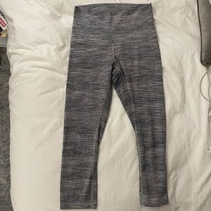 Lululemon Align Crop ‘23 Heather Grey Size 6